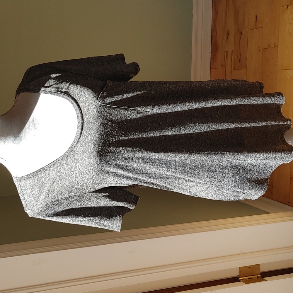 Aritzia Brand Babaton The Perfect T Heather Grey Size Large